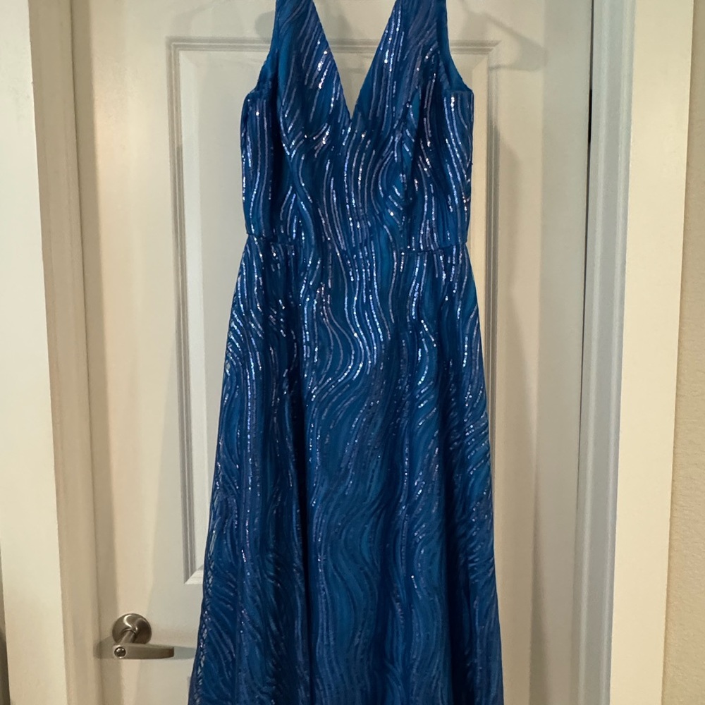 Carmen Marc Valvo Infusion Dress Size 12 Formal Cocktail Tea Length Beaded Blue